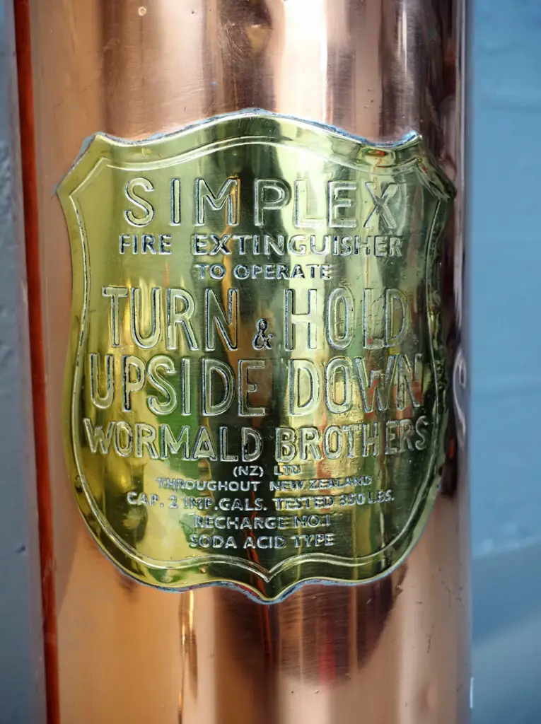 copper and brass fire extinguisher with Simplex / Wormald Bros. NZ plaque - damage/repair to base H-520 Image 1++