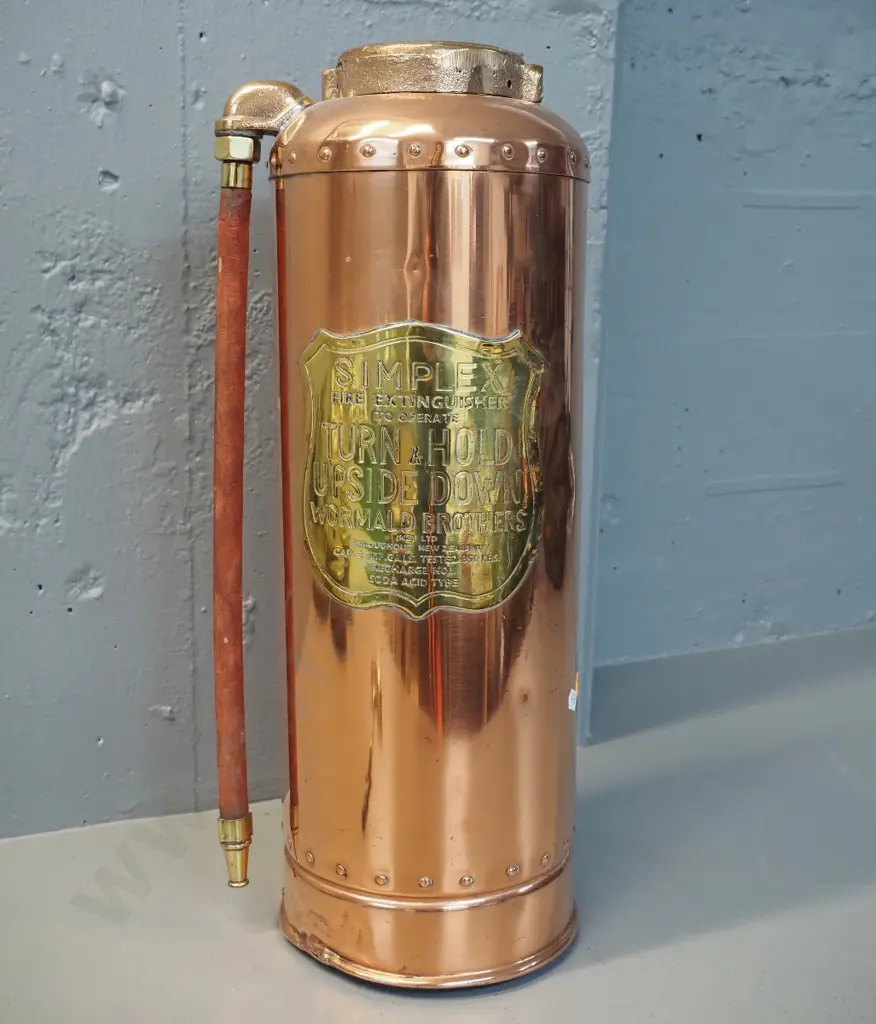 copper and brass fire extinguisher with Simplex / Wormald Bros. NZ plaque - damage/repair to base H-520 Image 1++