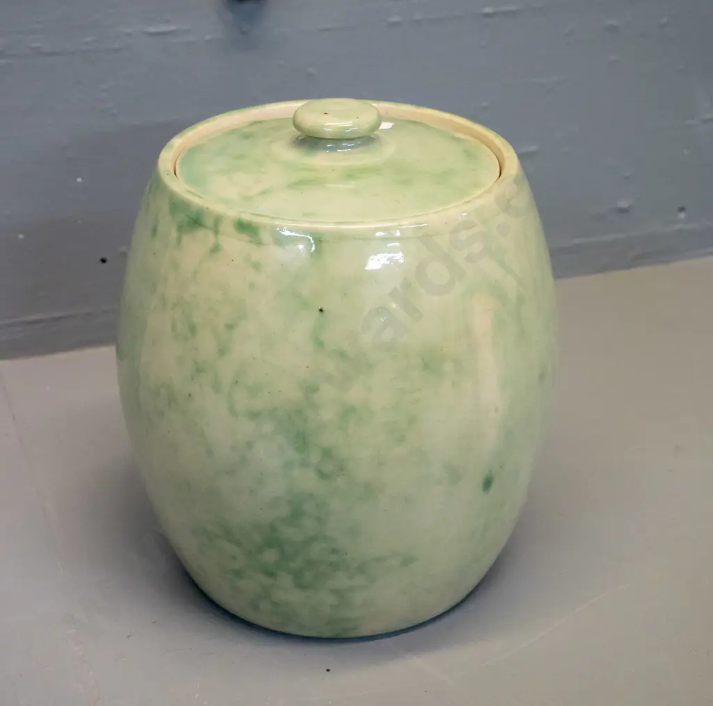 green mottled stoneware lidded crock - likely Timaru H-190 D-190 Image 1++