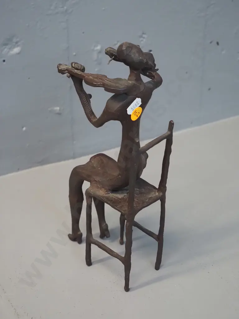 small cast iron seated violinist sculpture H270 Image 1++