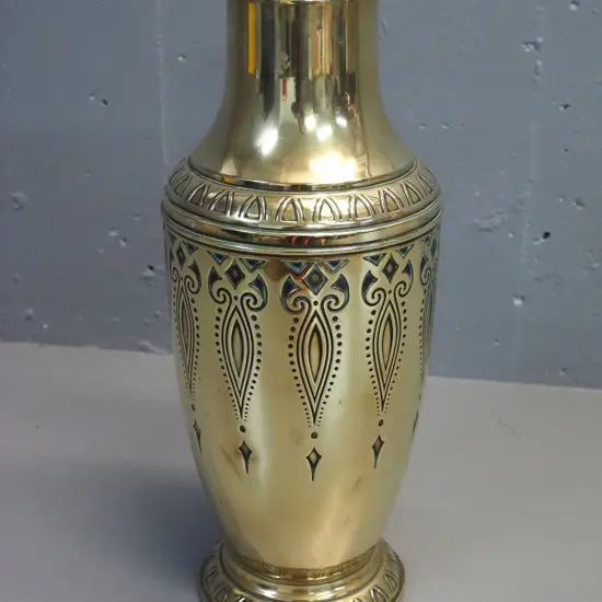 figured brass vase - made in Holland H370