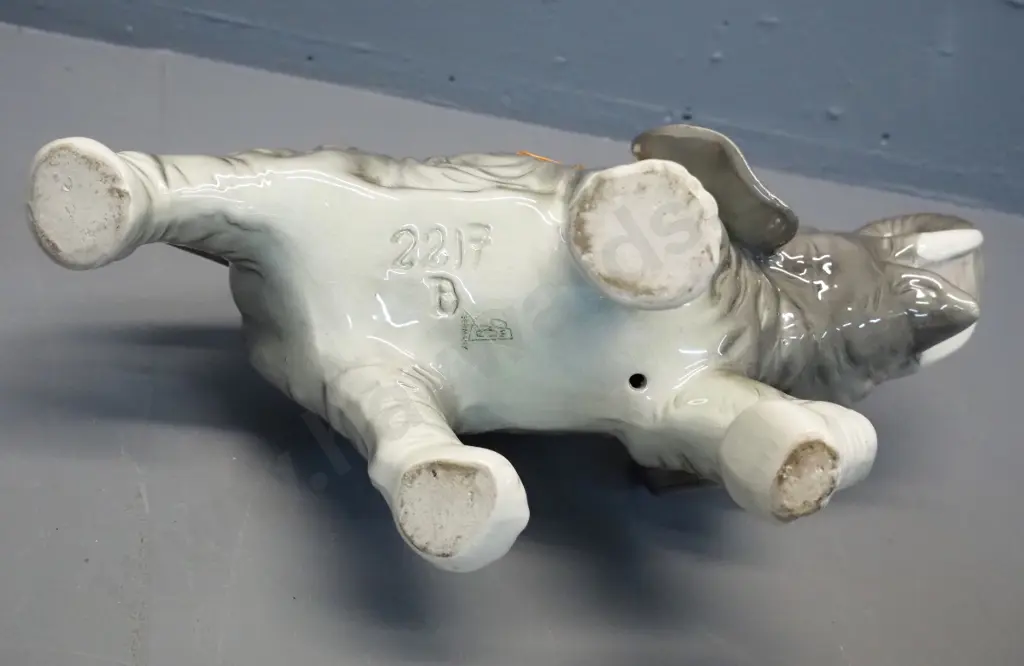 2 people riding an elephant figurine - marked Germany H-260 L-300 Image 1++