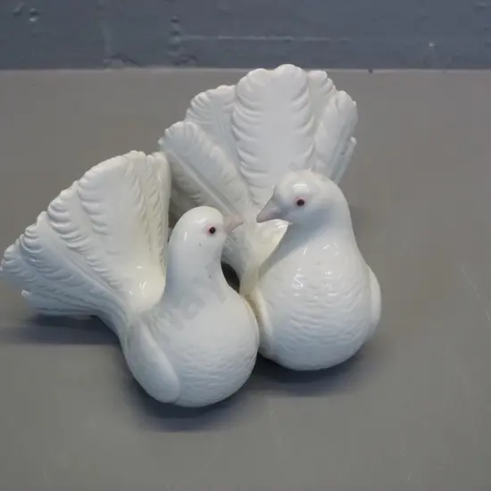 Lladro figurine - two doves H-130 L-220