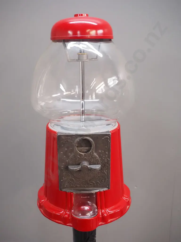 retro style gumball dispenser - metal, glass and plastic, Carousel Illinois brand, made in Taiwan H890 Image 1++