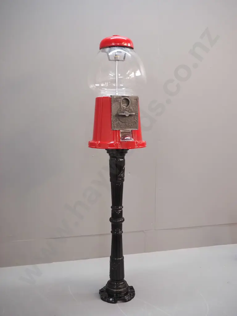 retro style gumball dispenser - metal, glass and plastic, Carousel Illinois brand, made in Taiwan H890 Image 1++
