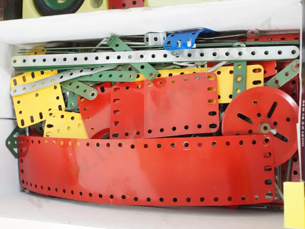vintage Meccano and Ezy-Bilt construction toys and instruction booklets with non-original wooden case Image 1++