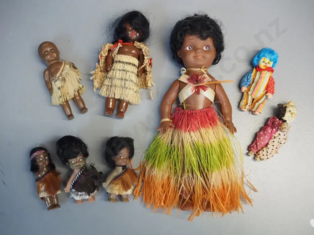8 retro plastic dolls - 5 Maori motif and 3 others. Tallest is H-300 Image 1++