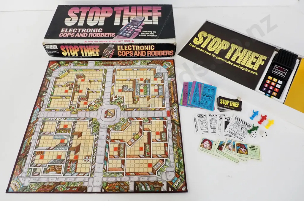 retro Parker Brothers "Stop Thief" cops & robbers  game - requires 9v battery, untested Image 1++