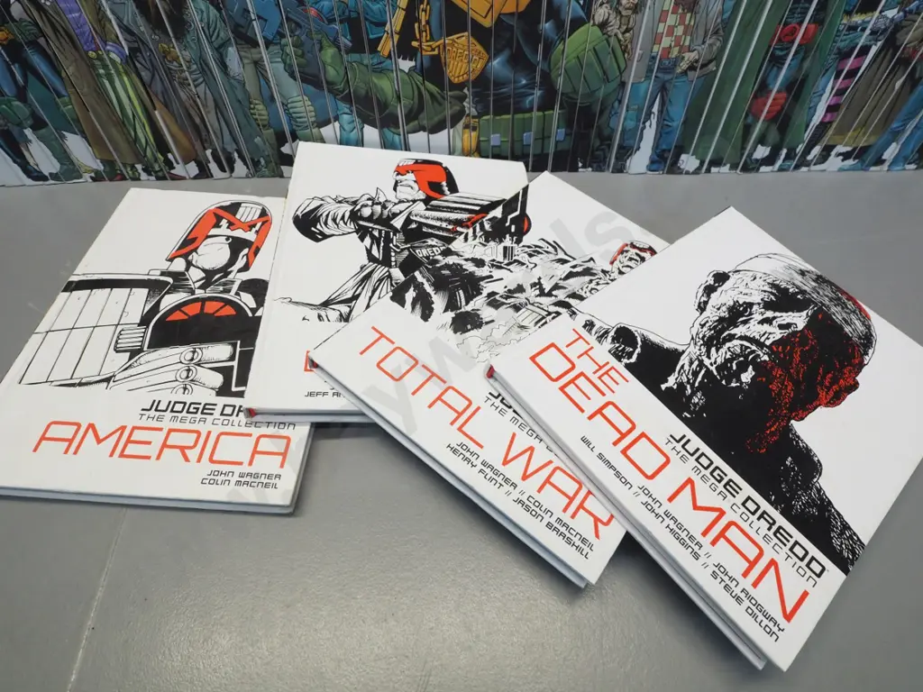 Judge Dredd - The Mega Collection, 2015-18, in 90 hard cover volumes. Double of #80. Each H-250 W-195 Image 1++