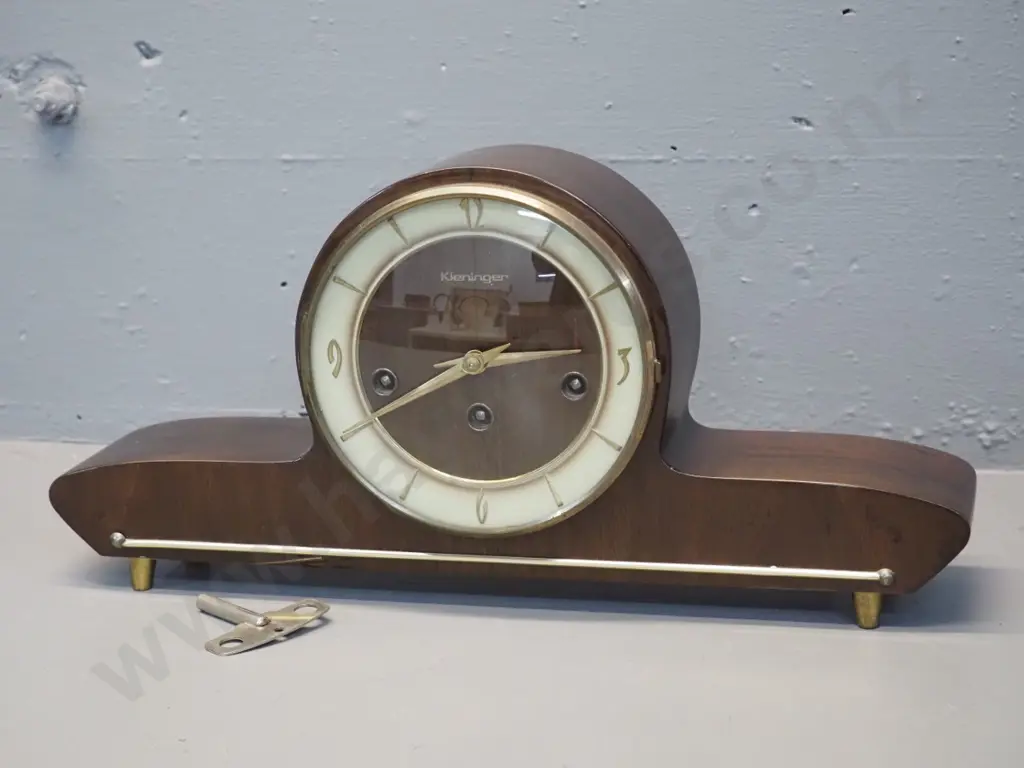 retro timber-cased Kieninger German striking mantel clock with key -  going H-200 W-400 D-90 Image 1++