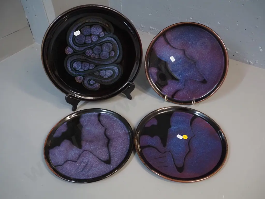 4 New Zealand pottery plates - Brian Gartside D-300 and 3 Barrie Doyle with some surface wear and or scratches Image 1++
