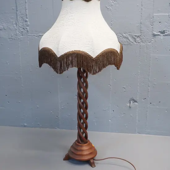 vintage timber 3-footed twisted column table lamp, some wear to lace shade, needs rewiring H-720