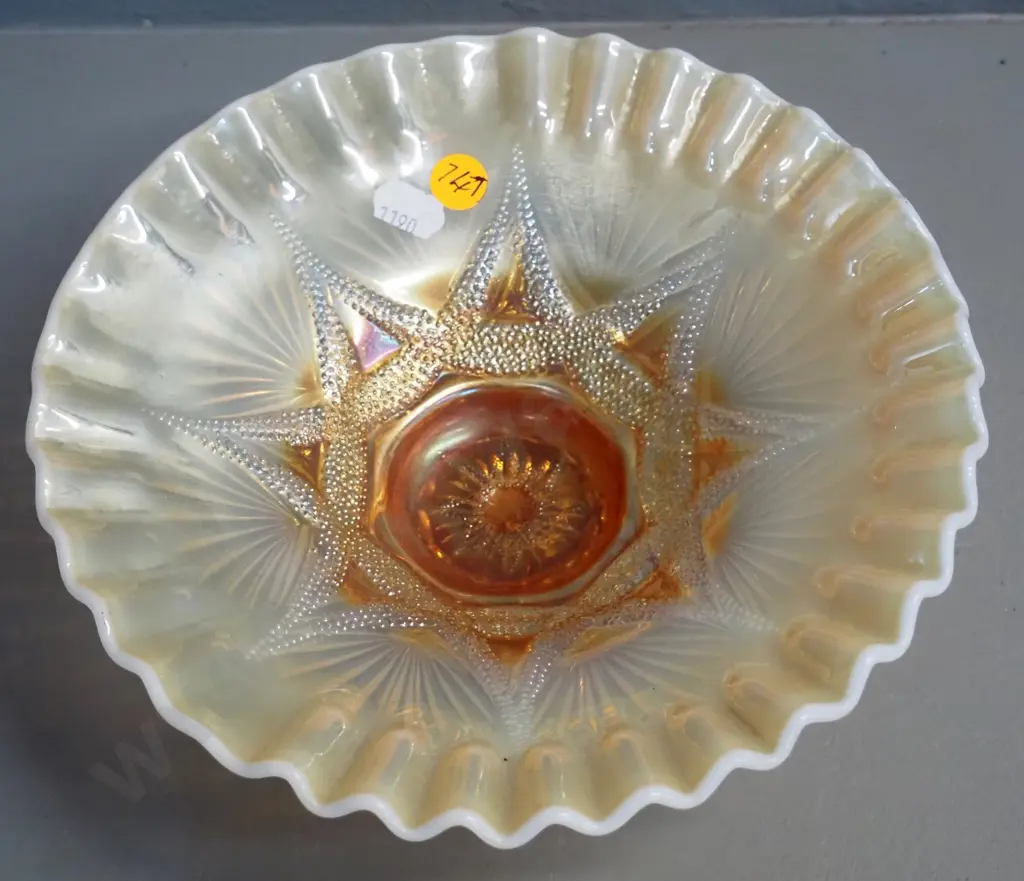 marigold and milk glass carnival glass comport Diameter 210 Image 1++