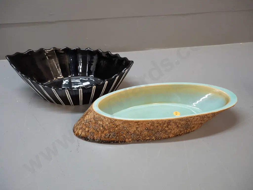 2 Ikebana style vases - black and white one is Sylvac, other unmarked is L-330 W-120 Image 1++