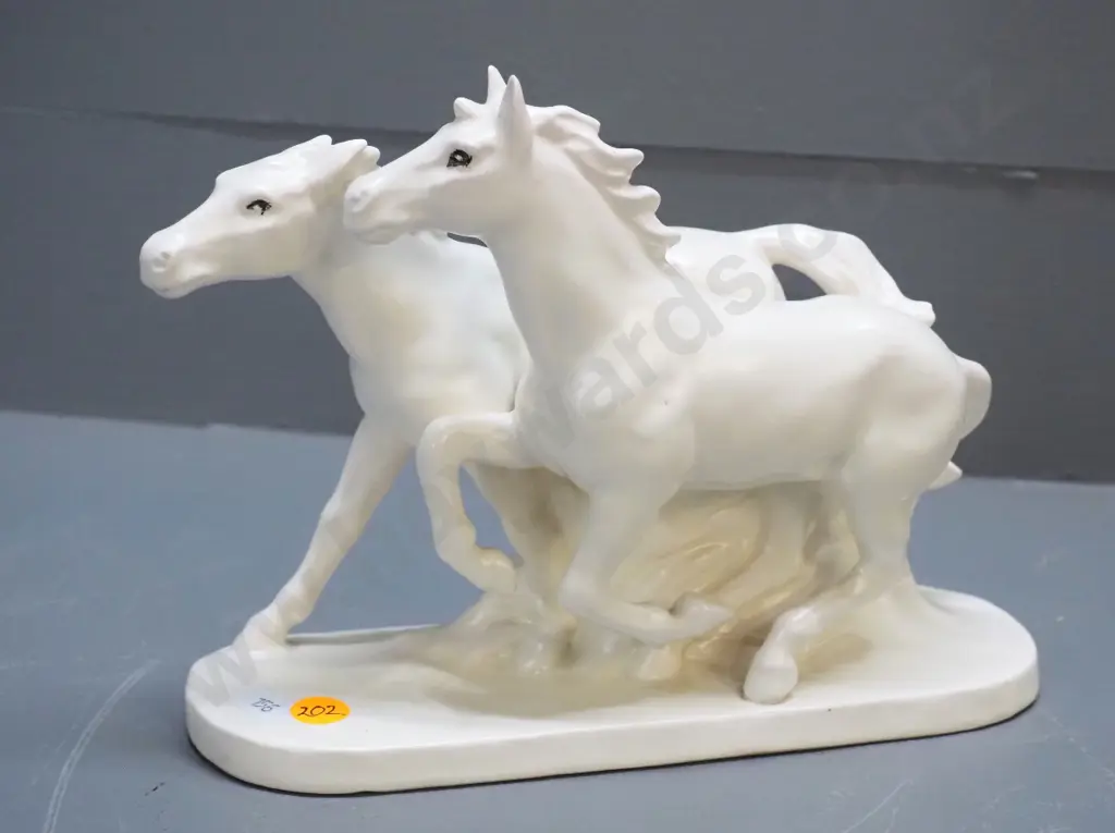 2 galloping horses figurine - 882 impressed on base H-160 L-240 Image 1++