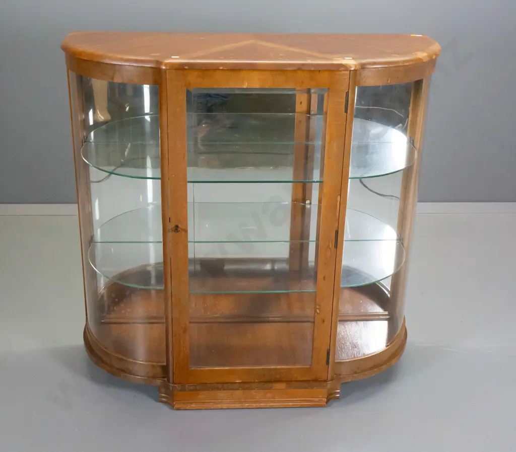 deco mahogany bow-front china cabinet with quartered top, 2 glass shelves, door w/key, polish needs work H990 W980 D370 Image 1++