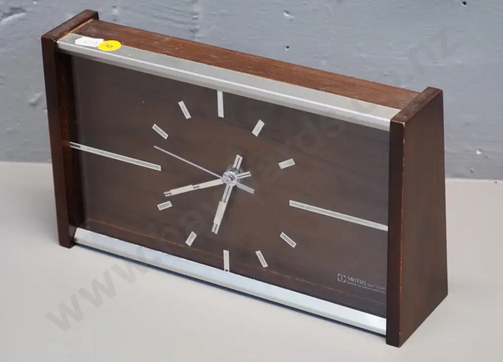 retro Smiths quartz movement mantel clock - timber and polished steel case H150 W250 Image 1++